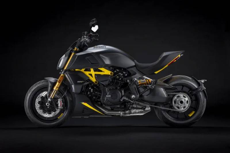 2022 Ducati Diavel Black Steel-2