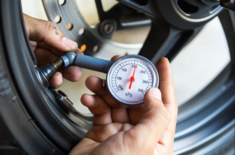 motorcycle tire pressure-1