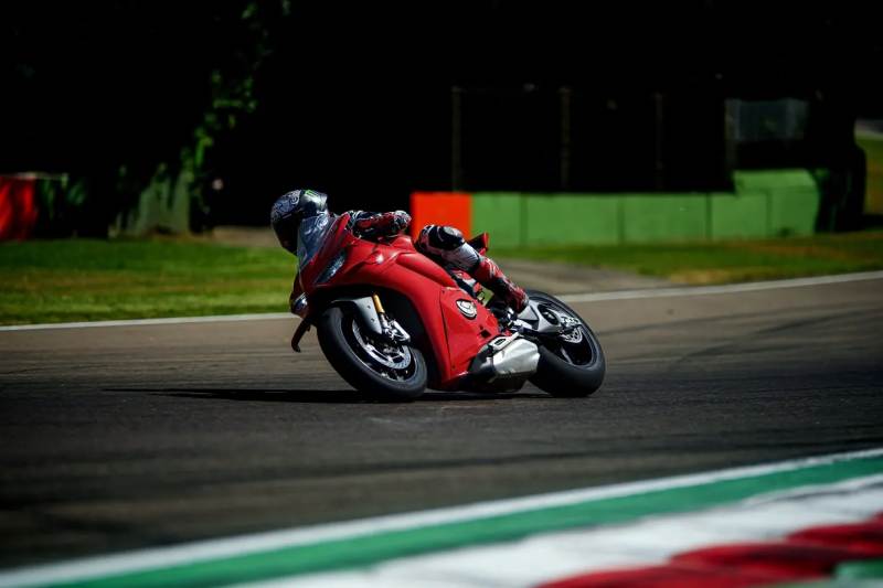 _2025 Ducati Panigale V4 S-0