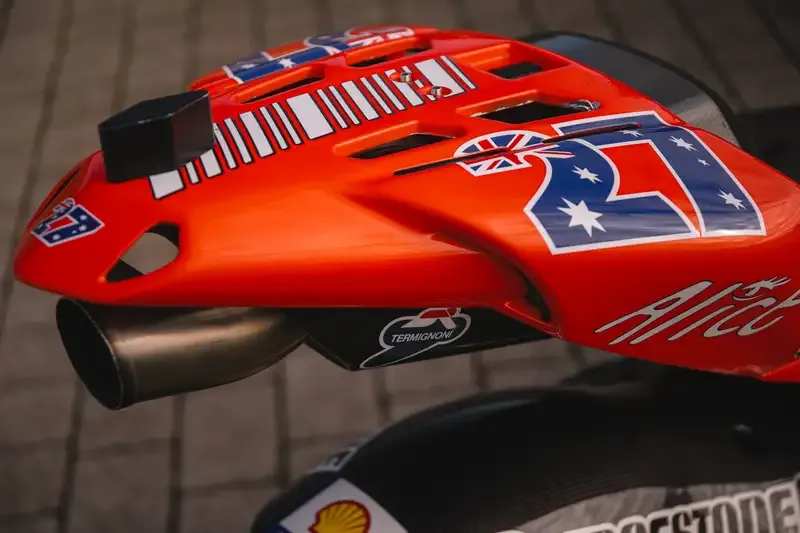 Ducati GP7 Stoner Auction-1