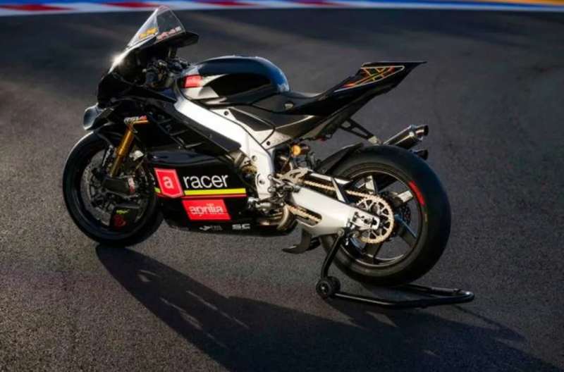 Aprilia RSV4 X ex3ma-1