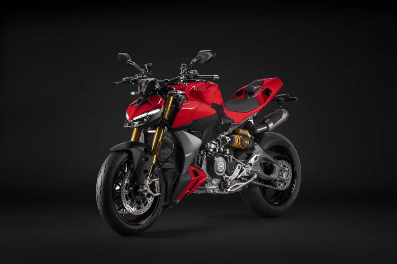 2025 Ducati Streetfighter V2 and V2S-1