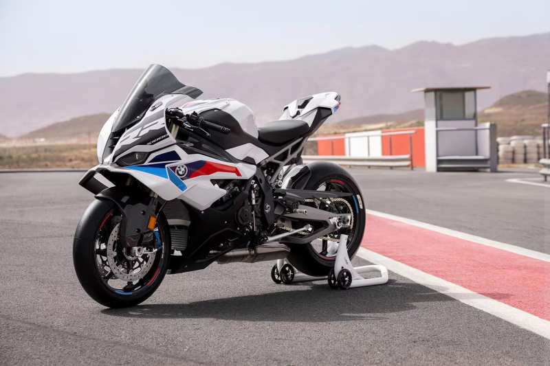 BMW M1000RR 2025-1