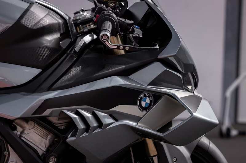 BMW M1000RR 2025-1