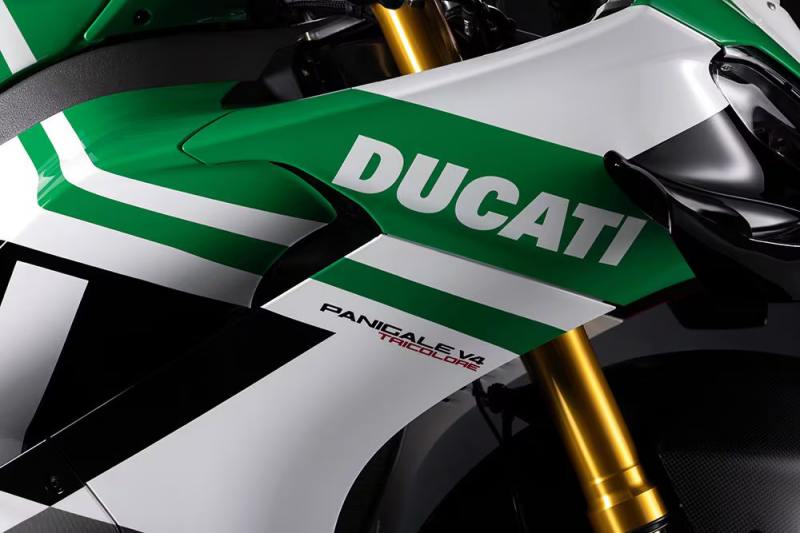 _2025 Ducati Panigale V4 Tricolore-5