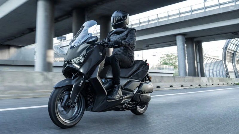 _2025 Yamaha XMAX-1